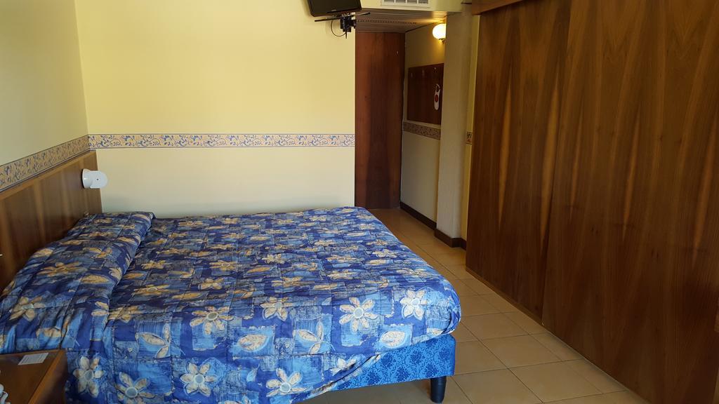 Hotel Royal Garda (Verona) Quarto foto